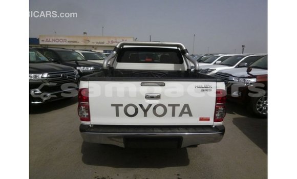 Buy Import Toyota Hilux White Car in Import - Dubai in A'ana Buy Import Toyota Hilux White Car in Import - Dubai in A'ana