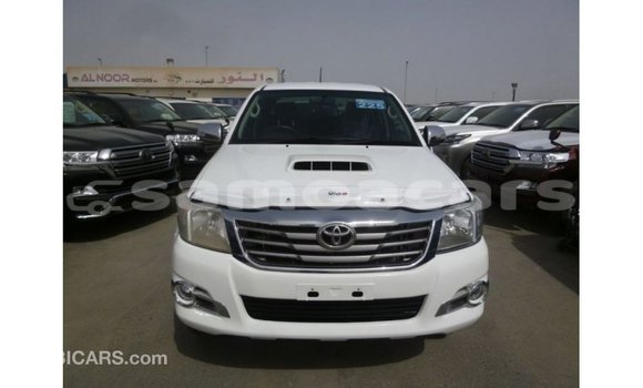 Buy Import Toyota Hilux White Car in Import - Dubai in A'ana Buy Import Toyota Hilux White Car in Import - Dubai in A'ana