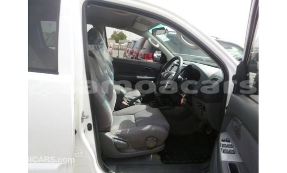 Buy Import Toyota Hilux White Car in Import - Dubai in A'ana Buy Import Toyota Hilux White Car in Import - Dubai in A'ana