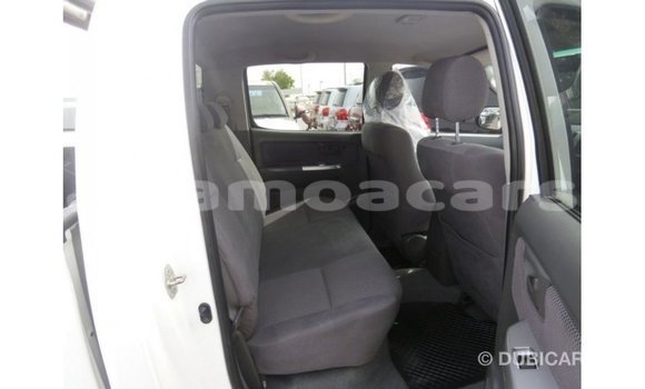 Buy Import Toyota Hilux White Car in Import - Dubai in A'ana Buy Import Toyota Hilux White Car in Import - Dubai in A'ana