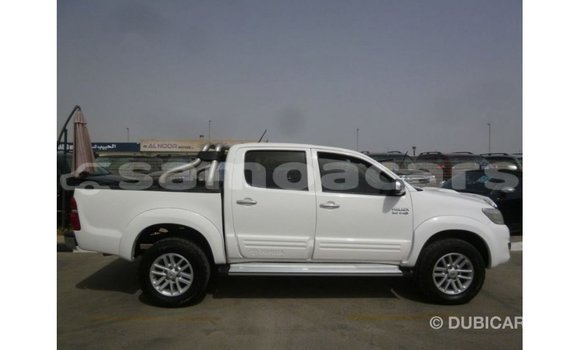 Buy Import Toyota Hilux White Car in Import - Dubai in A'ana Buy Import Toyota Hilux White Car in Import - Dubai in A'ana