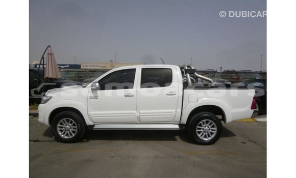 Buy Import Toyota Hilux White Car in Import - Dubai in A'ana Buy Import Toyota Hilux White Car in Import - Dubai in A'ana