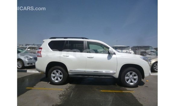 Buy Import Toyota Prado White Car in Import - Dubai in A'ana Buy Import Toyota Prado White Car in Import - Dubai in A'ana
