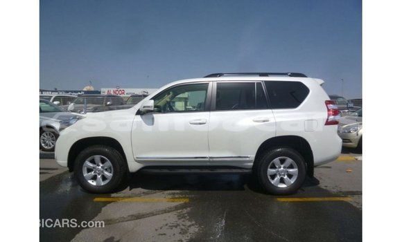 Buy Import Toyota Prado White Car in Import - Dubai in A'ana Buy Import Toyota Prado White Car in Import - Dubai in A'ana