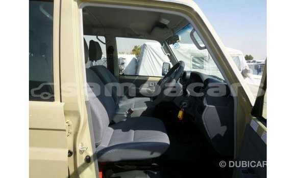 Buy Import Toyota Land Cruiser Beige Car in Import - Dubai in A'ana Buy Import Toyota Land Cruiser Beige Car in Import - Dubai in A'ana