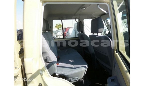 Buy Import Toyota Land Cruiser Beige Car in Import - Dubai in A'ana Buy Import Toyota Land Cruiser Beige Car in Import - Dubai in A'ana