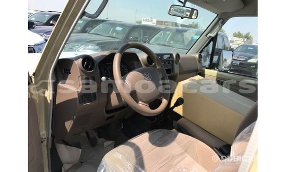 Buy Import Toyota Land Cruiser Beige Car in Import - Dubai in A'ana Buy Import Toyota Land Cruiser Beige Car in Import - Dubai in A'ana