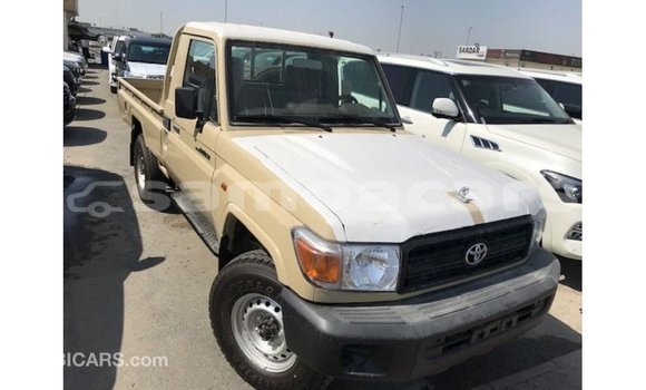 Buy Import Toyota Land Cruiser Beige Car in Import - Dubai in A'ana Buy Import Toyota Land Cruiser Beige Car in Import - Dubai in A'ana