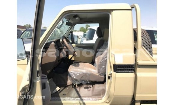 Buy Import Toyota Land Cruiser Beige Car in Import - Dubai in A'ana Buy Import Toyota Land Cruiser Beige Car in Import - Dubai in A'ana