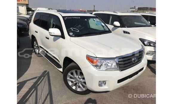 Buy Import Toyota Land Cruiser White Car in Import - Dubai in A'ana Buy Import Toyota Land Cruiser White Car in Import - Dubai in A'ana