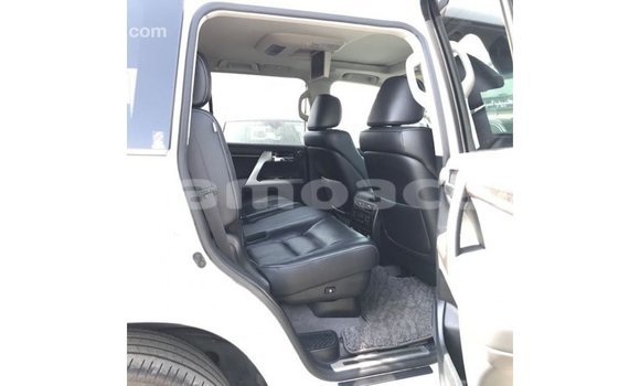 Buy Import Toyota Land Cruiser White Car in Import - Dubai in A'ana Buy Import Toyota Land Cruiser White Car in Import - Dubai in A'ana