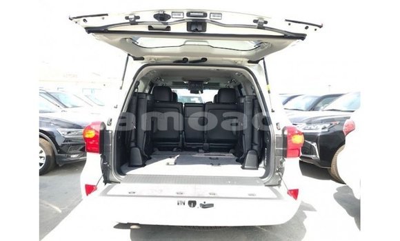 Buy Import Toyota Land Cruiser White Car in Import - Dubai in A'ana Buy Import Toyota Land Cruiser White Car in Import - Dubai in A'ana