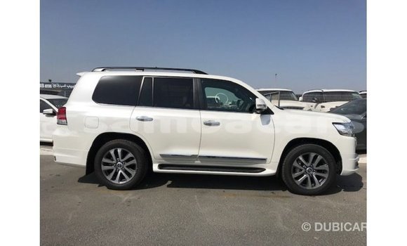 Buy Import Toyota Land Cruiser White Car in Import - Dubai in A'ana Buy Import Toyota Land Cruiser White Car in Import - Dubai in A'ana