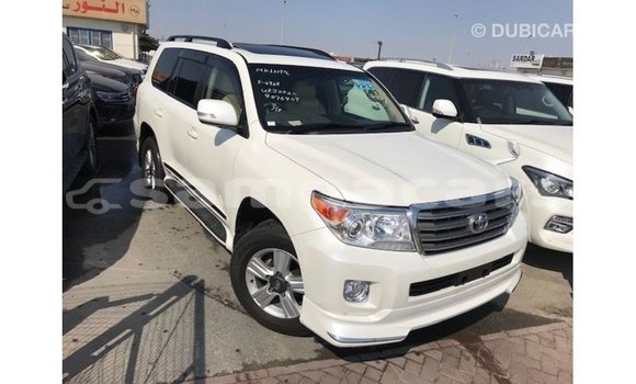 Buy Import Toyota Land Cruiser White Car in Import - Dubai in A'ana Buy Import Toyota Land Cruiser White Car in Import - Dubai in A'ana
