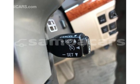 Buy Import Toyota Land Cruiser White Car in Import - Dubai in A'ana Buy Import Toyota Land Cruiser White Car in Import - Dubai in A'ana