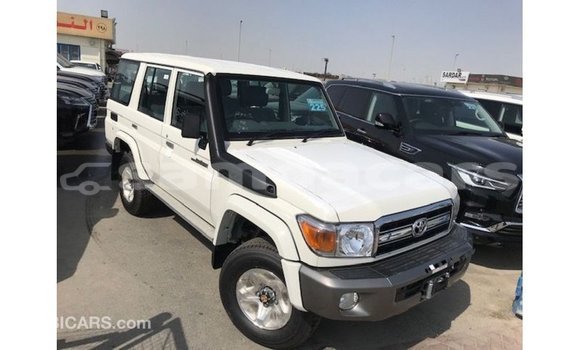 Buy Import Toyota Land Cruiser White Car in Import - Dubai in A'ana Buy Import Toyota Land Cruiser White Car in Import - Dubai in A'ana