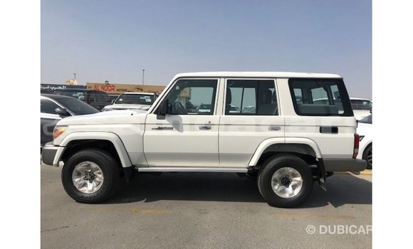 Buy Import Toyota Land Cruiser White Car in Import - Dubai in A'ana Buy Import Toyota Land Cruiser White Car in Import - Dubai in A'ana