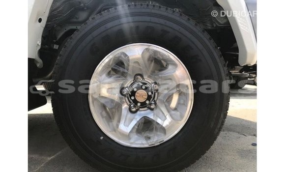 Buy Import Toyota Land Cruiser White Car in Import - Dubai in A'ana Buy Import Toyota Land Cruiser White Car in Import - Dubai in A'ana