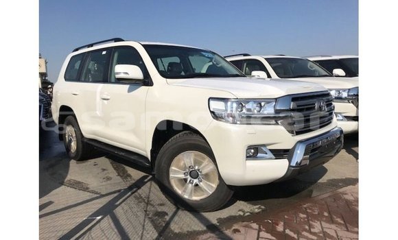 Buy Import Toyota Land Cruiser White Car in Import - Dubai in A'ana Buy Import Toyota Land Cruiser White Car in Import - Dubai in A'ana