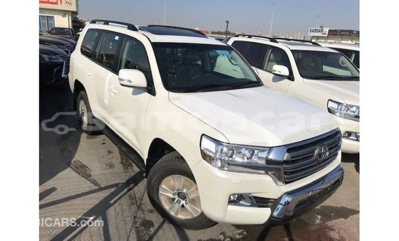 Buy Import Toyota Land Cruiser White Car in Import - Dubai in A'ana Buy Import Toyota Land Cruiser White Car in Import - Dubai in A'ana