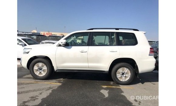 Buy Import Toyota Land Cruiser White Car in Import - Dubai in A'ana Buy Import Toyota Land Cruiser White Car in Import - Dubai in A'ana