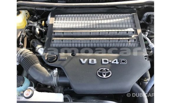 Buy Import Toyota Land Cruiser White Car in Import - Dubai in A'ana Buy Import Toyota Land Cruiser White Car in Import - Dubai in A'ana