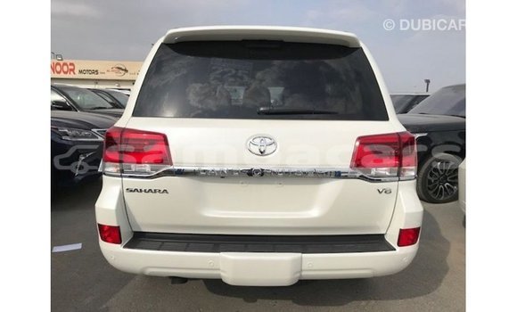 Buy Import Toyota Land Cruiser White Car in Import - Dubai in A'ana Buy Import Toyota Land Cruiser White Car in Import - Dubai in A'ana
