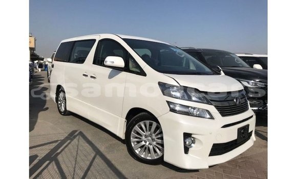 Buy Import Toyota Vellfire White Car in Import - Dubai in A'ana Buy Import Toyota Vellfire White Car in Import - Dubai in A'ana