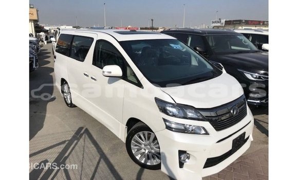 Buy Import Toyota Vellfire White Car in Import - Dubai in A'ana Buy Import Toyota Vellfire White Car in Import - Dubai in A'ana
