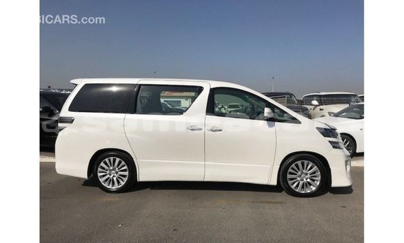 Buy Import Toyota Vellfire White Car in Import - Dubai in A'ana Buy Import Toyota Vellfire White Car in Import - Dubai in A'ana