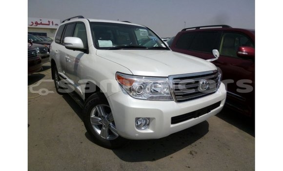 Buy Import Toyota Land Cruiser White Car in Import - Dubai in A'ana Buy Import Toyota Land Cruiser White Car in Import - Dubai in A'ana