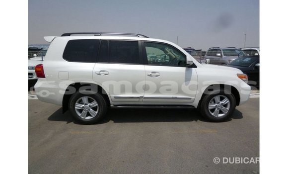 Buy Import Toyota Land Cruiser White Car in Import - Dubai in A'ana Buy Import Toyota Land Cruiser White Car in Import - Dubai in A'ana