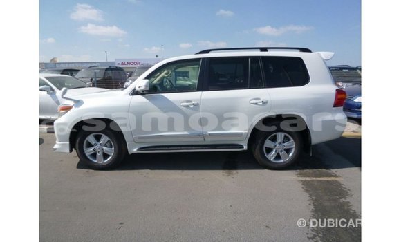 Buy Import Toyota Land Cruiser White Car in Import - Dubai in A'ana Buy Import Toyota Land Cruiser White Car in Import - Dubai in A'ana