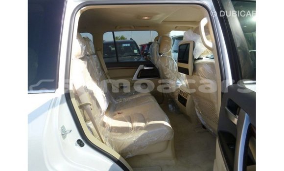 Buy Import Toyota Land Cruiser White Car in Import - Dubai in A'ana Buy Import Toyota Land Cruiser White Car in Import - Dubai in A'ana