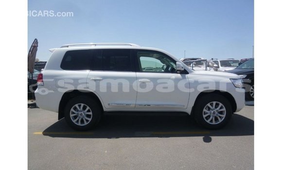 Acheter Import Voiture Toyota Land Cruiser Blanc à Import - Dubai, A'ana Acheter Import Voiture Toyota Land Cruiser Blanc à Import - Dubai, A'ana