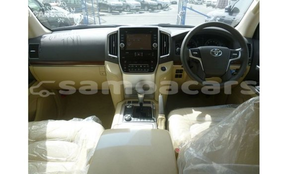 Buy Import Toyota Land Cruiser White Car in Import - Dubai in A'ana Buy Import Toyota Land Cruiser White Car in Import - Dubai in A'ana