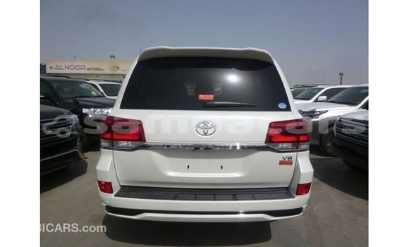 Buy Import Toyota Land Cruiser White Car in Import - Dubai in A'ana Buy Import Toyota Land Cruiser White Car in Import - Dubai in A'ana