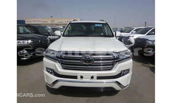 Buy Import Toyota Land Cruiser White Car in Import - Dubai in A'ana Buy Import Toyota Land Cruiser White Car in Import - Dubai in A'ana