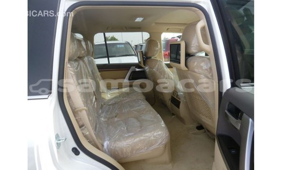 Buy Import Toyota Land Cruiser White Car in Import - Dubai in A'ana Buy Import Toyota Land Cruiser White Car in Import - Dubai in A'ana