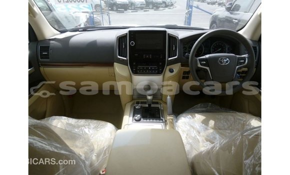 Buy Import Toyota Land Cruiser White Car in Import - Dubai in A'ana Buy Import Toyota Land Cruiser White Car in Import - Dubai in A'ana