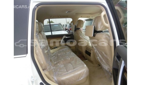 Buy Import Toyota Land Cruiser White Car in Import - Dubai in A'ana Buy Import Toyota Land Cruiser White Car in Import - Dubai in A'ana