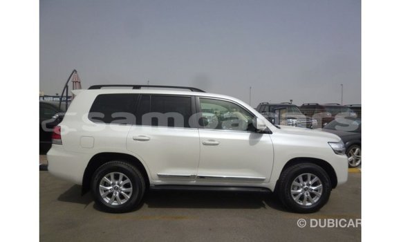 Buy Import Toyota Land Cruiser White Car in Import - Dubai in A'ana Buy Import Toyota Land Cruiser White Car in Import - Dubai in A'ana