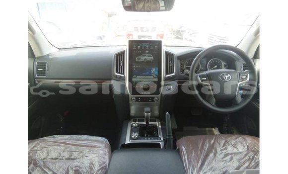 Buy Import Toyota Land Cruiser White Car in Import - Dubai in A'ana Buy Import Toyota Land Cruiser White Car in Import - Dubai in A'ana