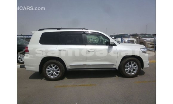 Buy Import Toyota Land Cruiser White Car in Import - Dubai in A'ana Buy Import Toyota Land Cruiser White Car in Import - Dubai in A'ana
