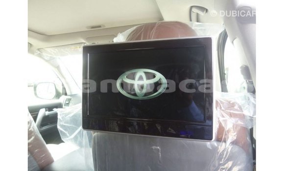 Buy Import Toyota Land Cruiser White Car in Import - Dubai in A'ana Buy Import Toyota Land Cruiser White Car in Import - Dubai in A'ana