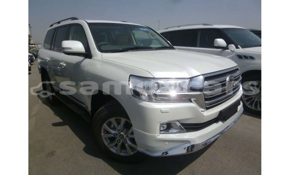 Buy Import Toyota Land Cruiser White Car in Import - Dubai in A'ana Buy Import Toyota Land Cruiser White Car in Import - Dubai in A'ana
