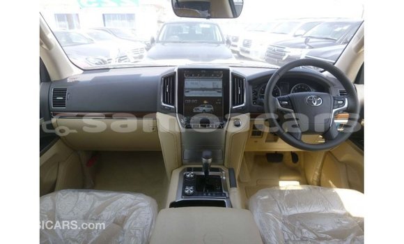 Buy Import Toyota Land Cruiser White Car in Import - Dubai in A'ana Buy Import Toyota Land Cruiser White Car in Import - Dubai in A'ana