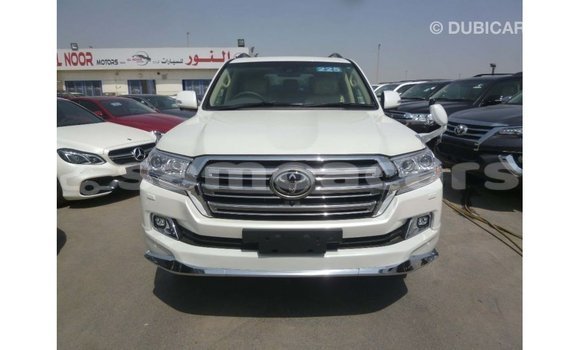 Buy Import Toyota Land Cruiser White Car in Import - Dubai in A'ana Buy Import Toyota Land Cruiser White Car in Import - Dubai in A'ana