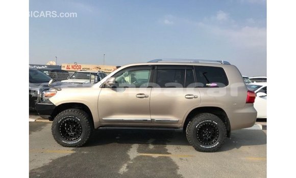 Buy Import Toyota Land Cruiser Other Car in Import - Dubai in A'ana Buy Import Toyota Land Cruiser Other Car in Import - Dubai in A'ana