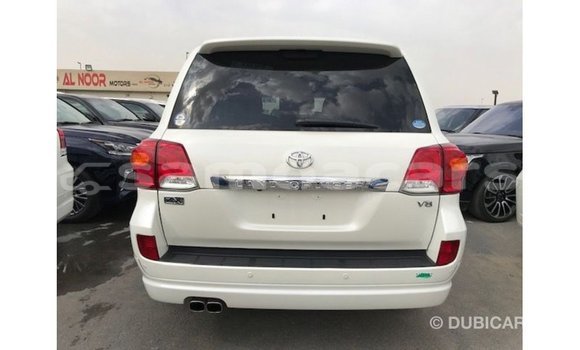Buy Import Toyota Land Cruiser White Car in Import - Dubai in A'ana Buy Import Toyota Land Cruiser White Car in Import - Dubai in A'ana